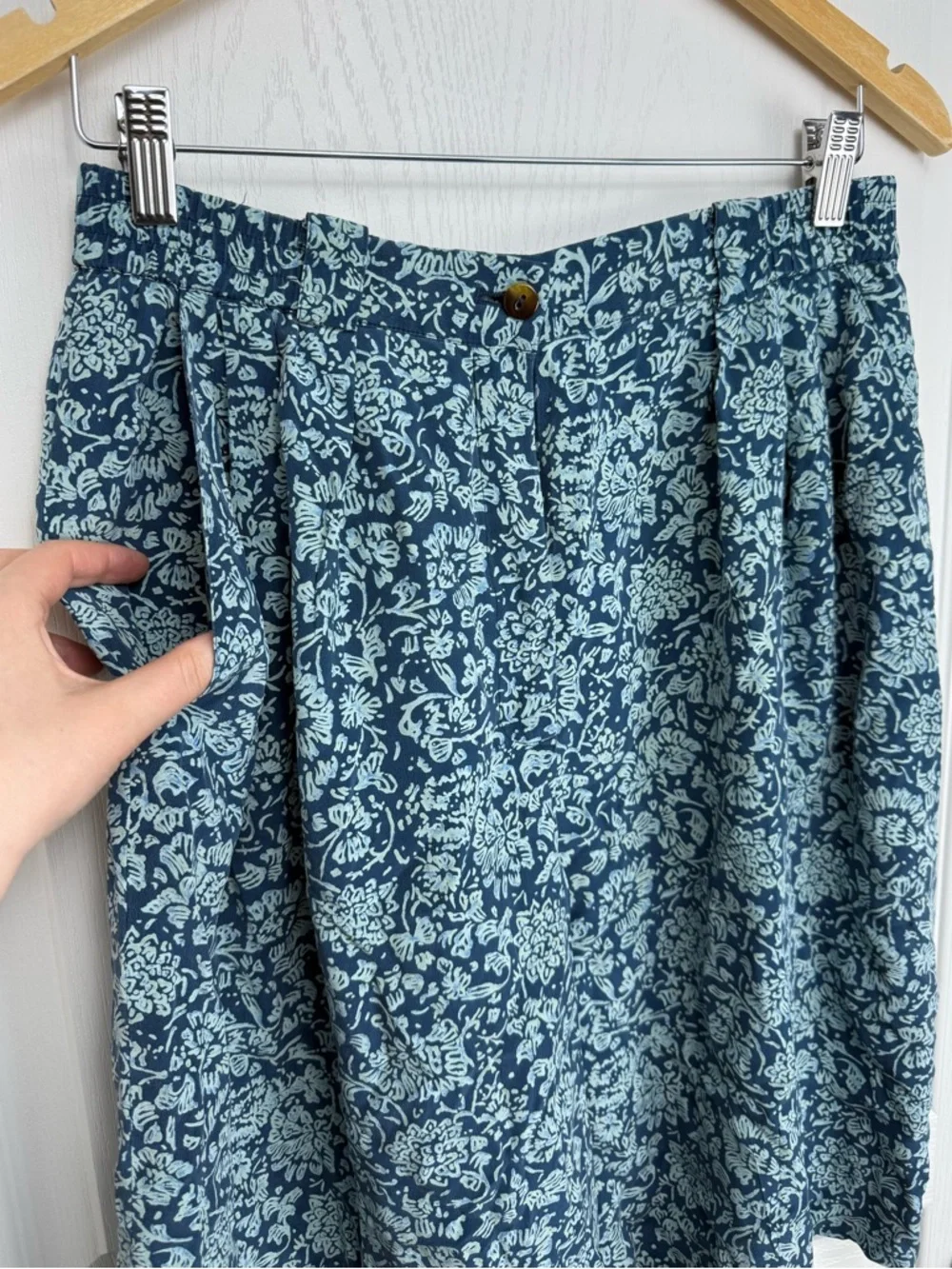 Vintage Silk Floral Shorts Size 12 Inseam 10” Large Blue 90s - Picture 4 of 6